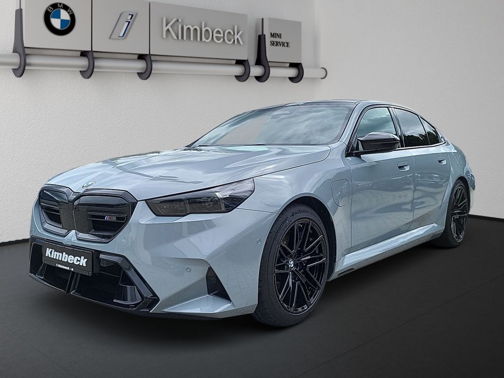 BMW M5 2024