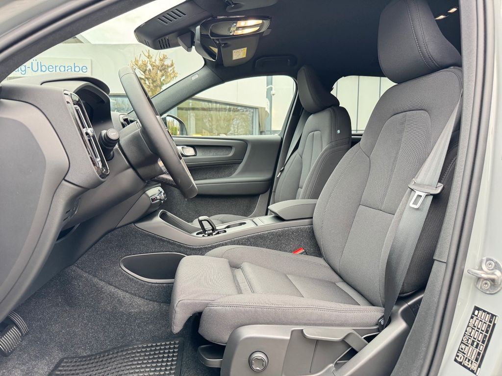 Volvo EX40 2025