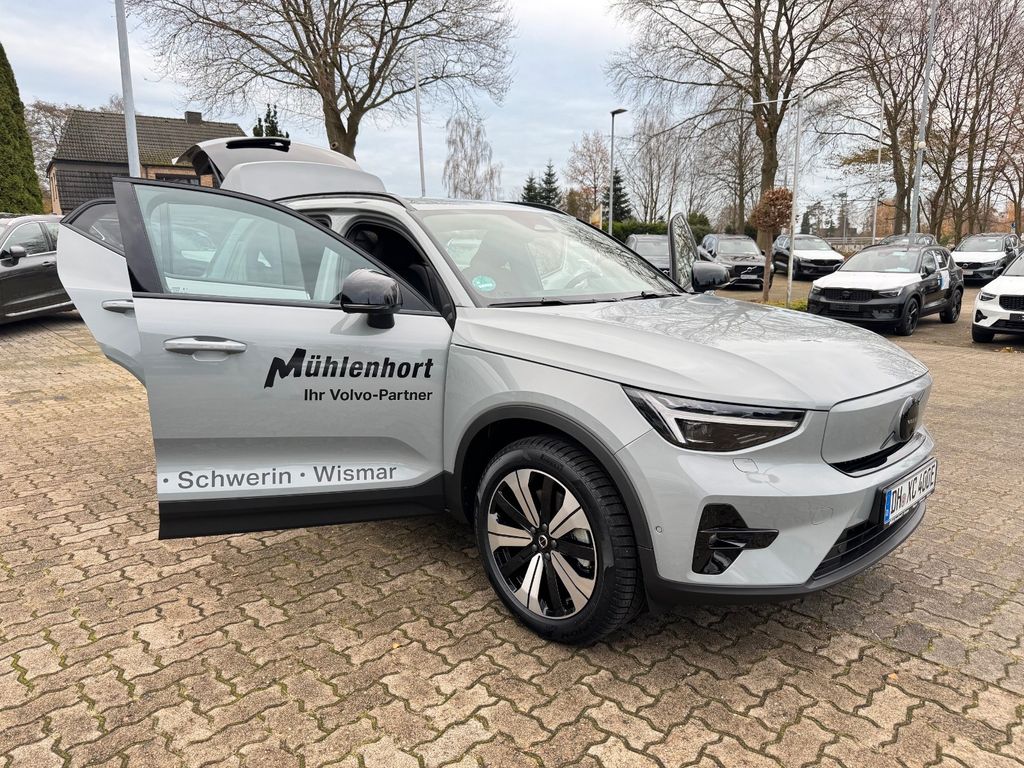 Volvo EX40 2025