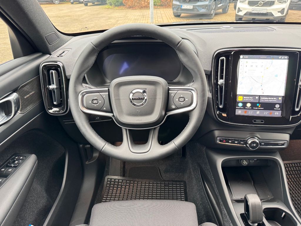 Volvo EX40 2025