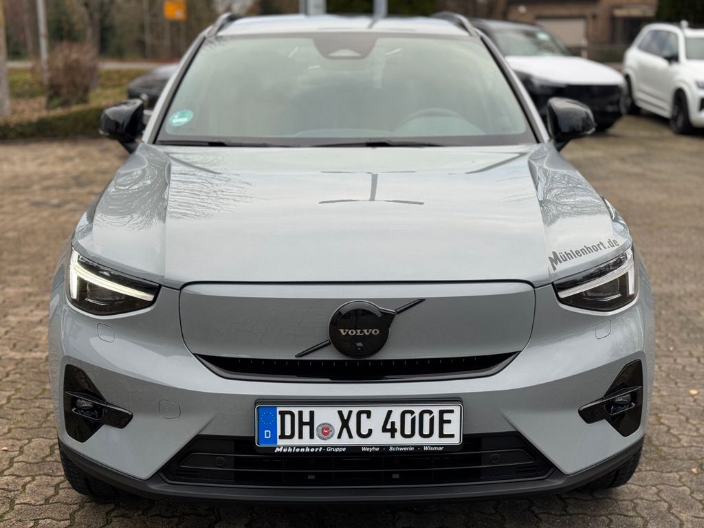 Volvo EX40 2025