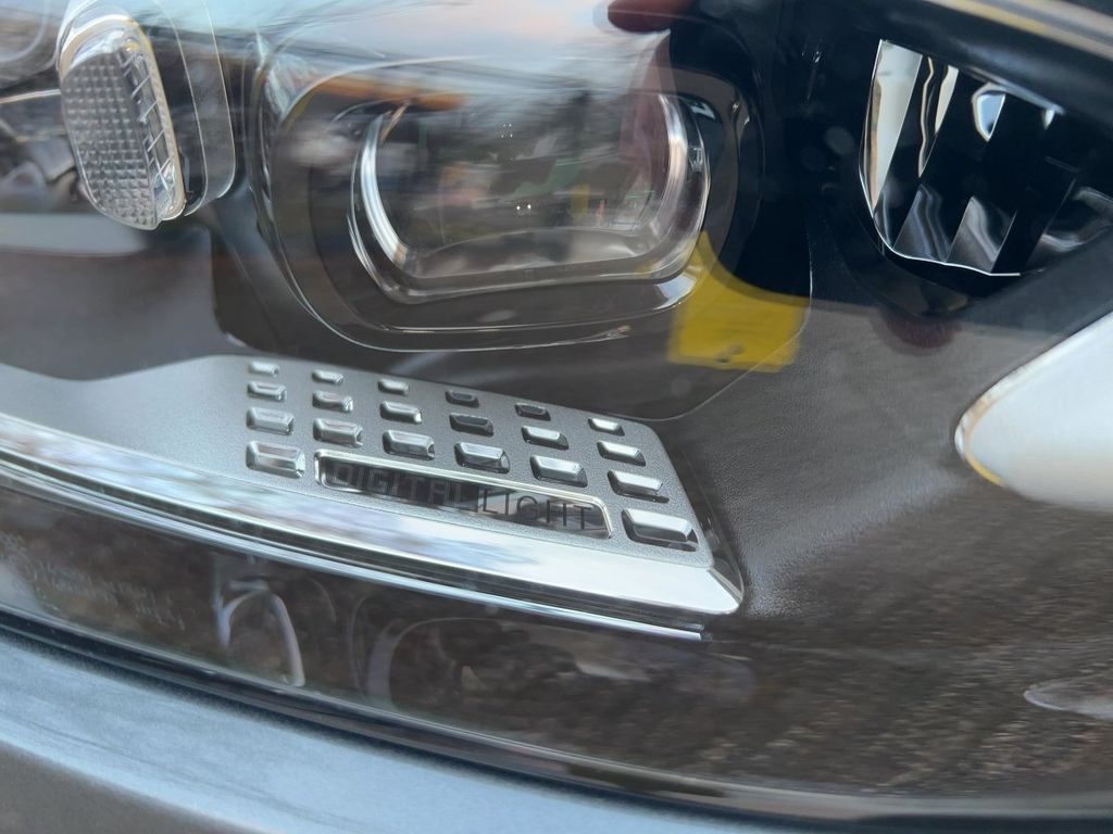 Mercedes-Benz C 300 2025