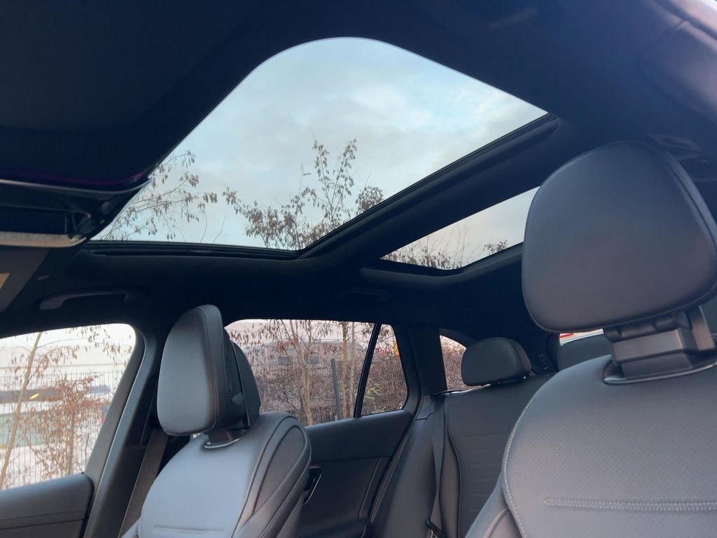 Mercedes-Benz C 300 2025
