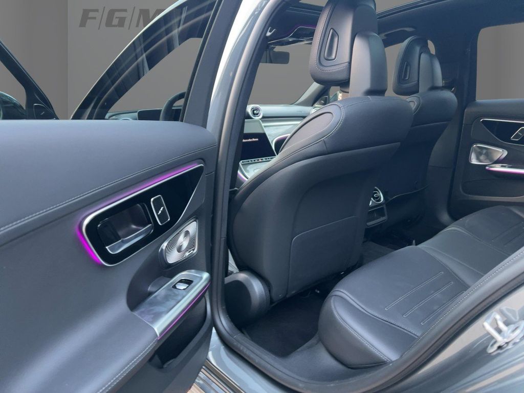 Mercedes-Benz C 300 2025