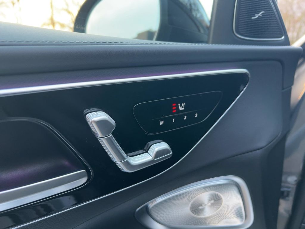 Mercedes-Benz C 300 2025