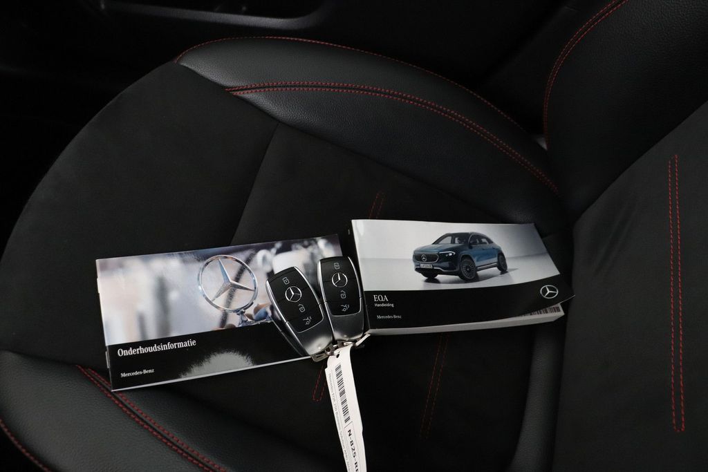 Mercedes-Benz EQA 2021