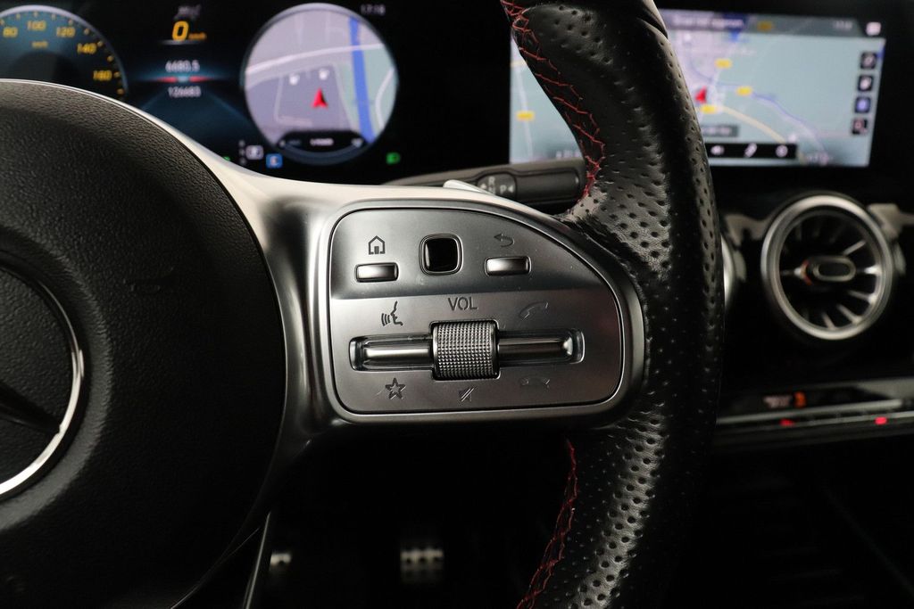 Mercedes-Benz EQA 2021