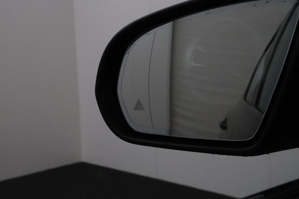 Mercedes-Benz EQA 2021