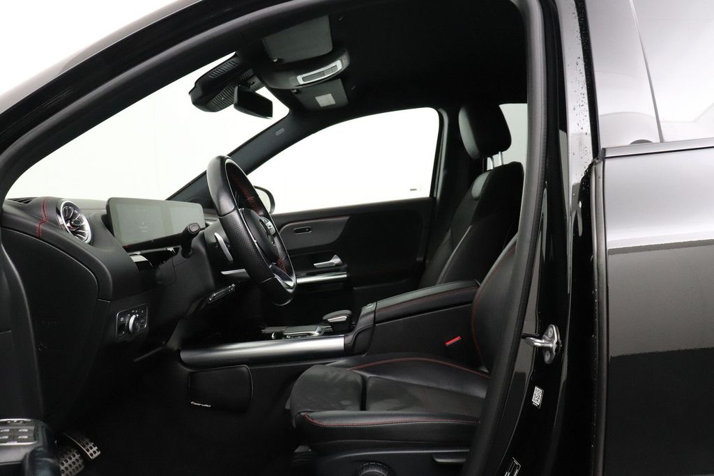 Mercedes-Benz EQA 2021