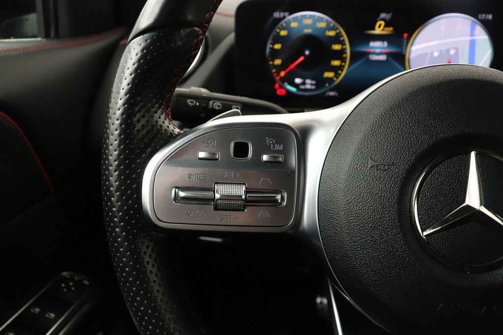 Mercedes-Benz EQA 2021