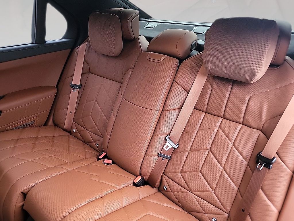 BMW i7 2024
