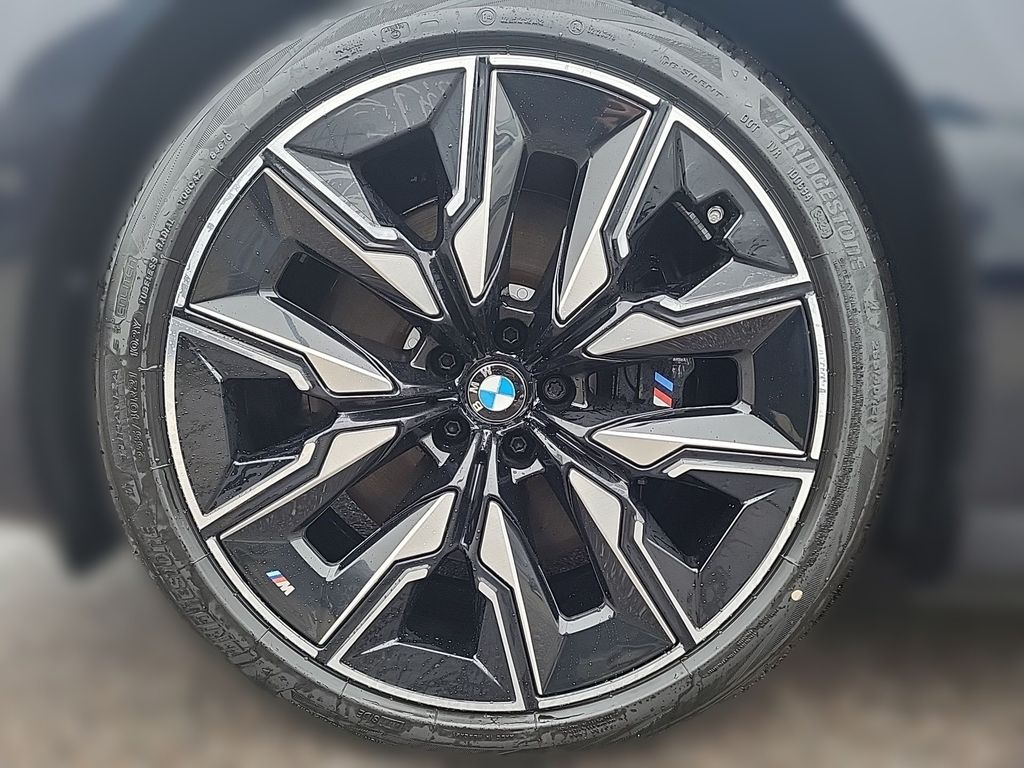 BMW i7 2024