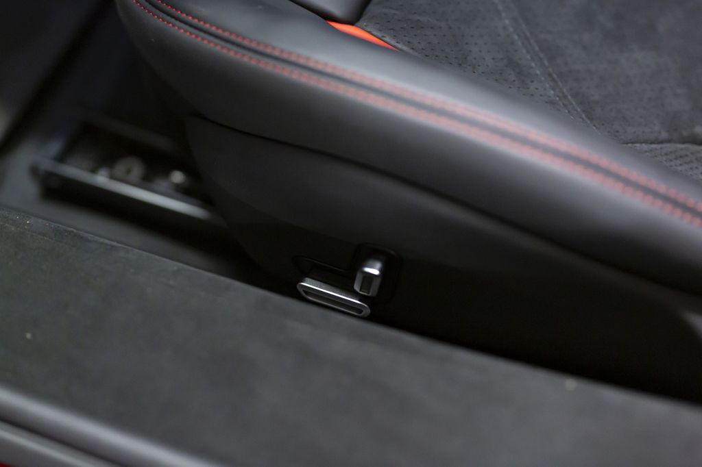 Ferrari 296 GTS 2023