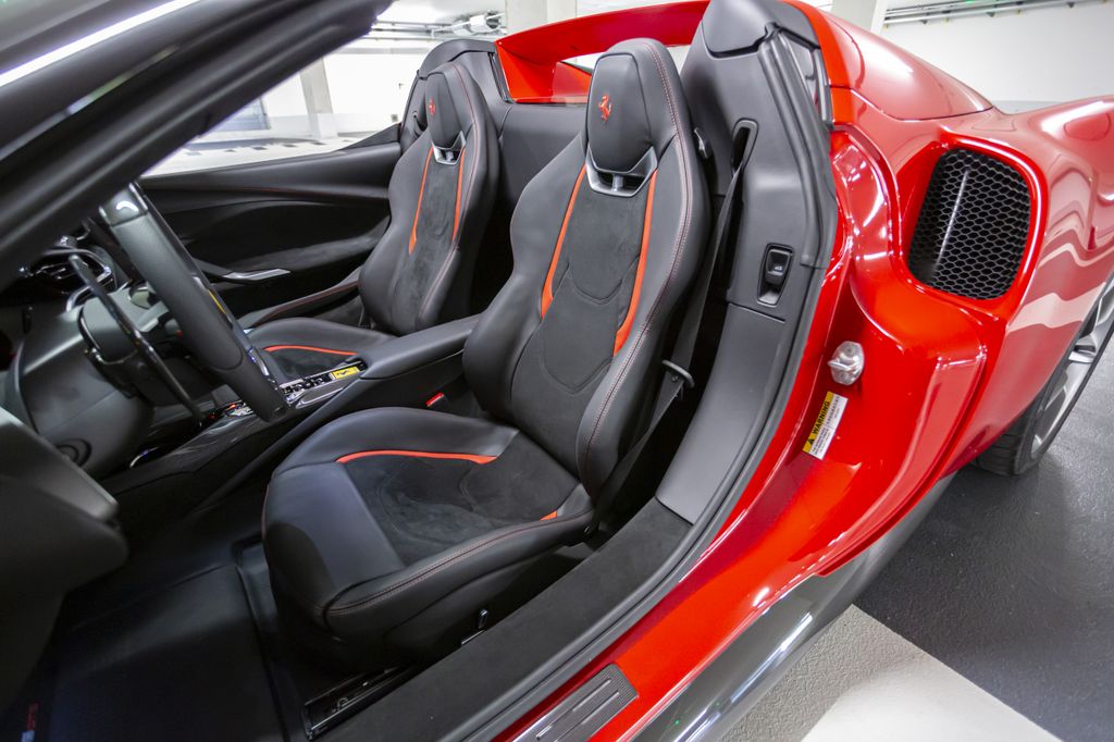 Ferrari 296 GTS 2023