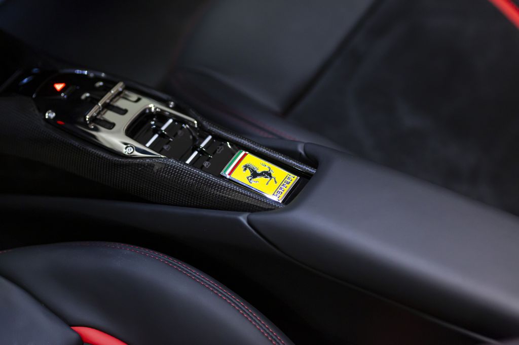 Ferrari 296 GTS 2023