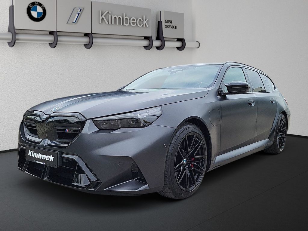 BMW M5 2024