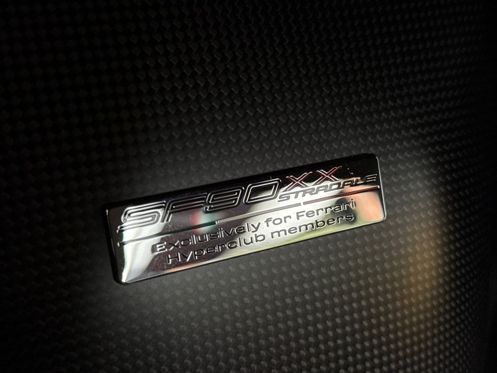 Ferrari SF90 2024