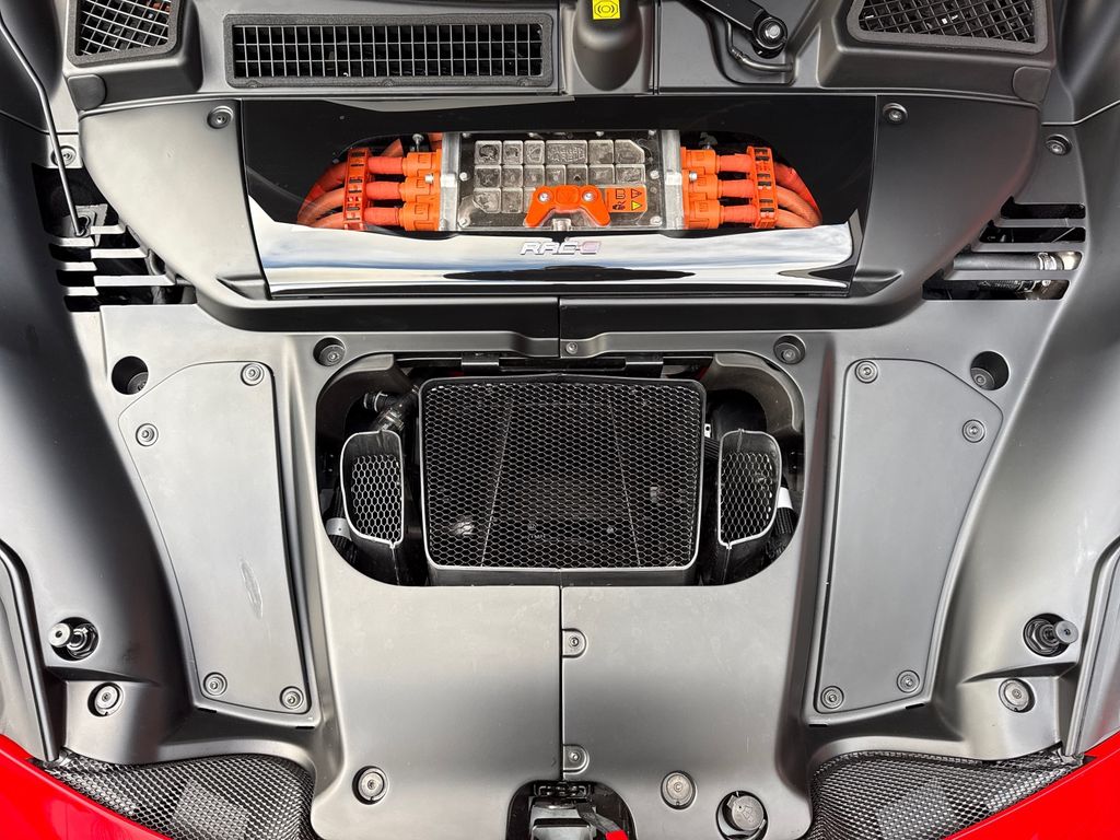 Ferrari SF90 2024