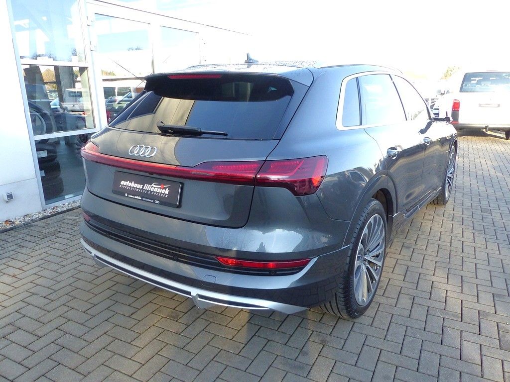 Audi e-tron 2022