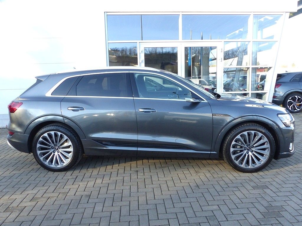 Audi e-tron 2022