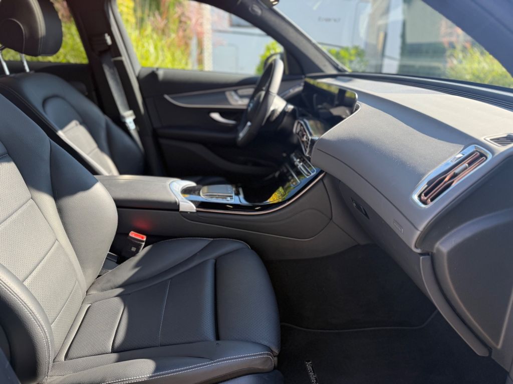 Mercedes-Benz EQC 2023