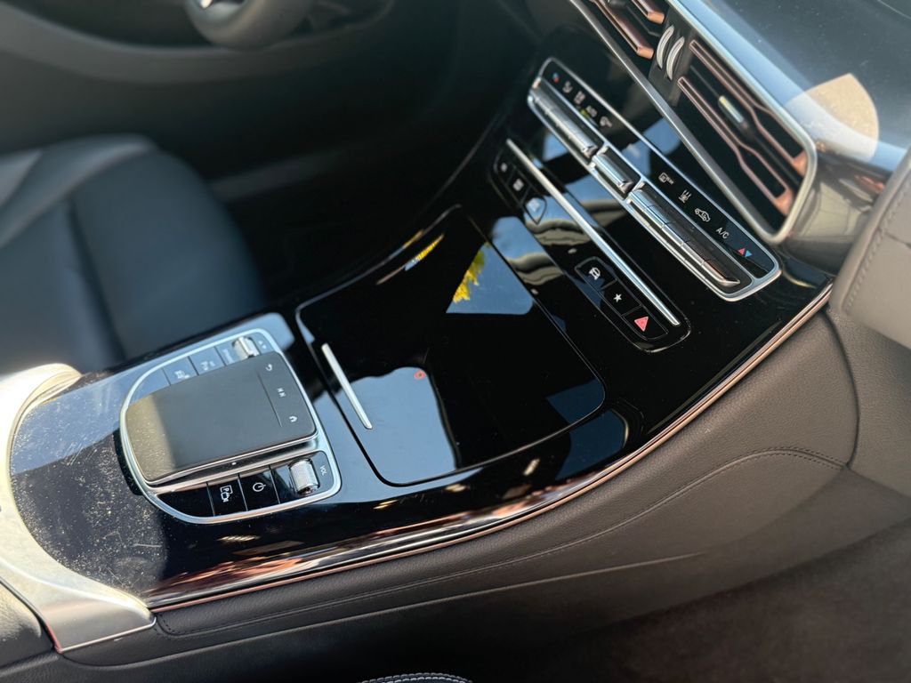 Mercedes-Benz EQC 2023