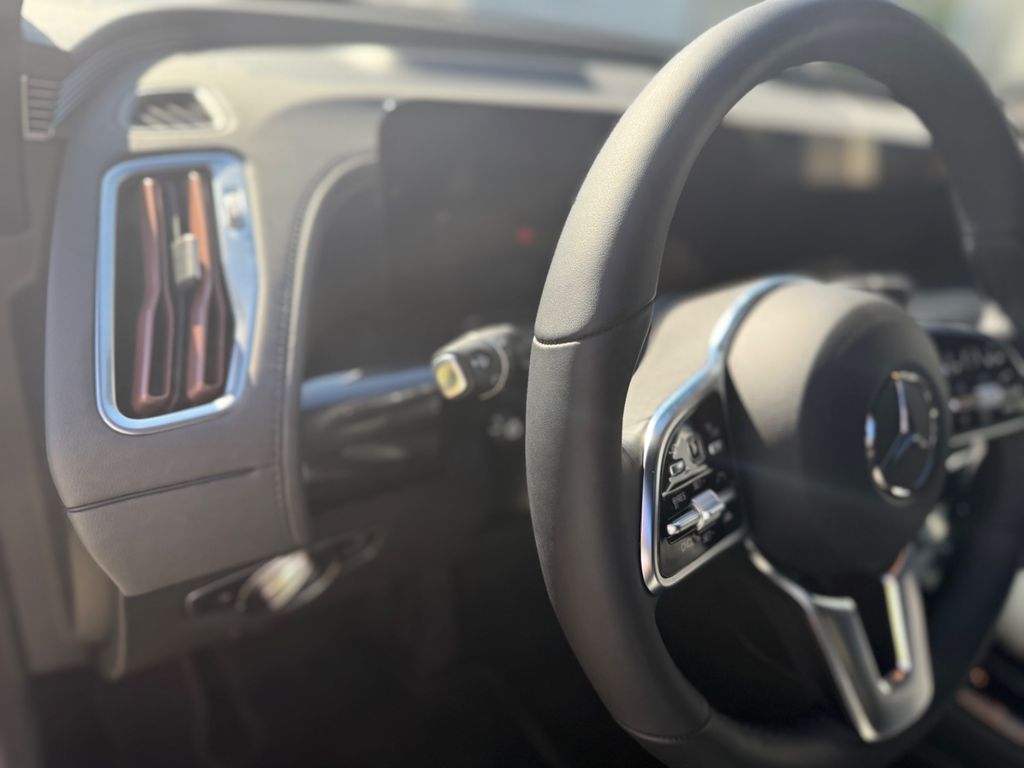 Mercedes-Benz EQC 2023