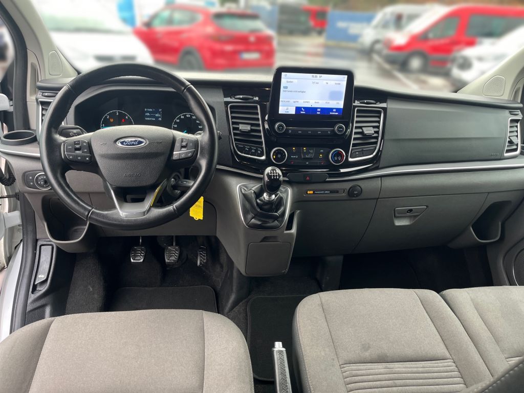 Ford Tourneo Custom 2022
