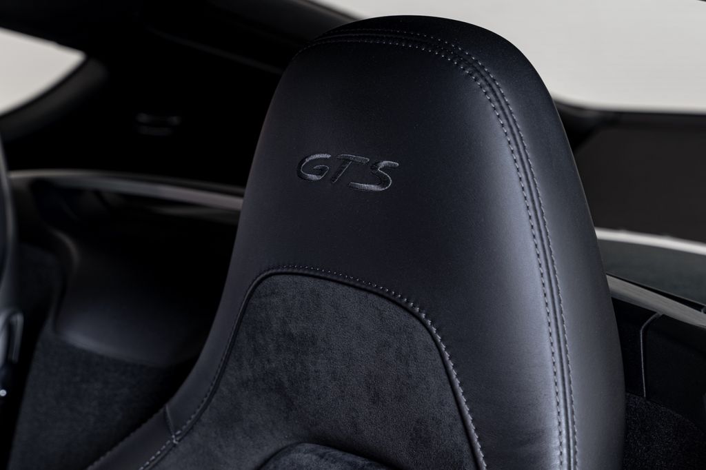 Porsche Cayman 2020