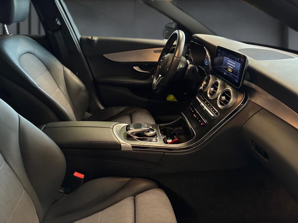 Mercedes-Benz C 300 2021