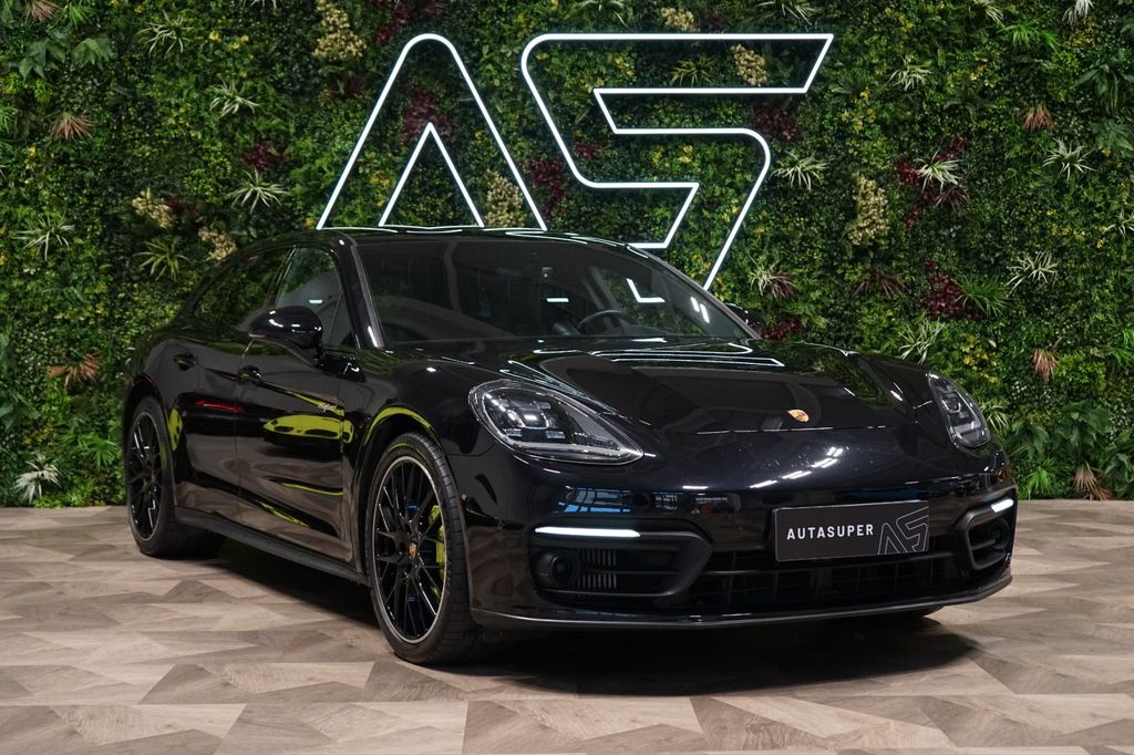 Porsche Panamera 2021