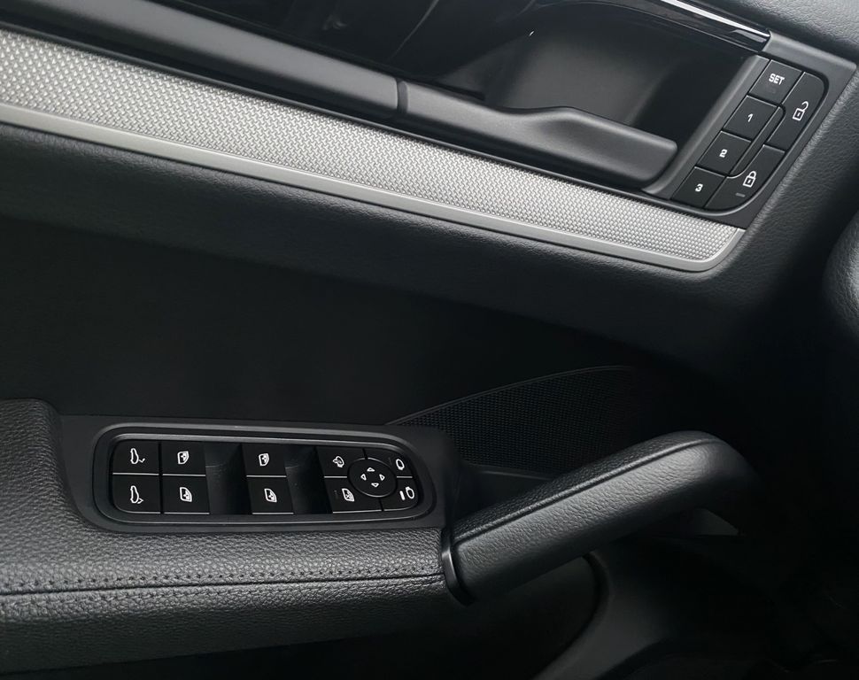 Porsche Cayenne 2023