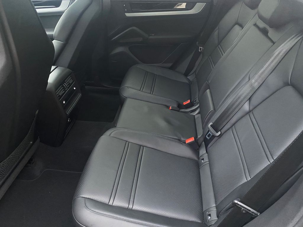 Porsche Cayenne 2023