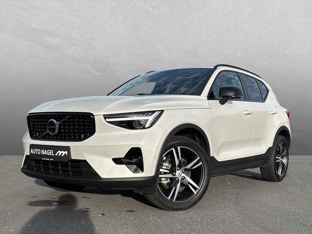 Volvo XC40 2025