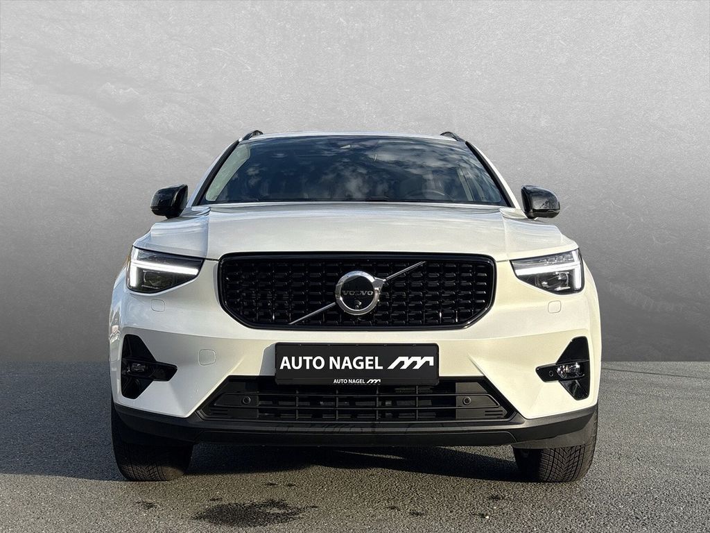 Volvo XC40 2025