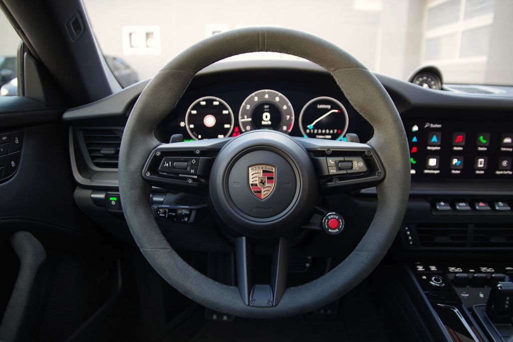 Porsche 992 2025