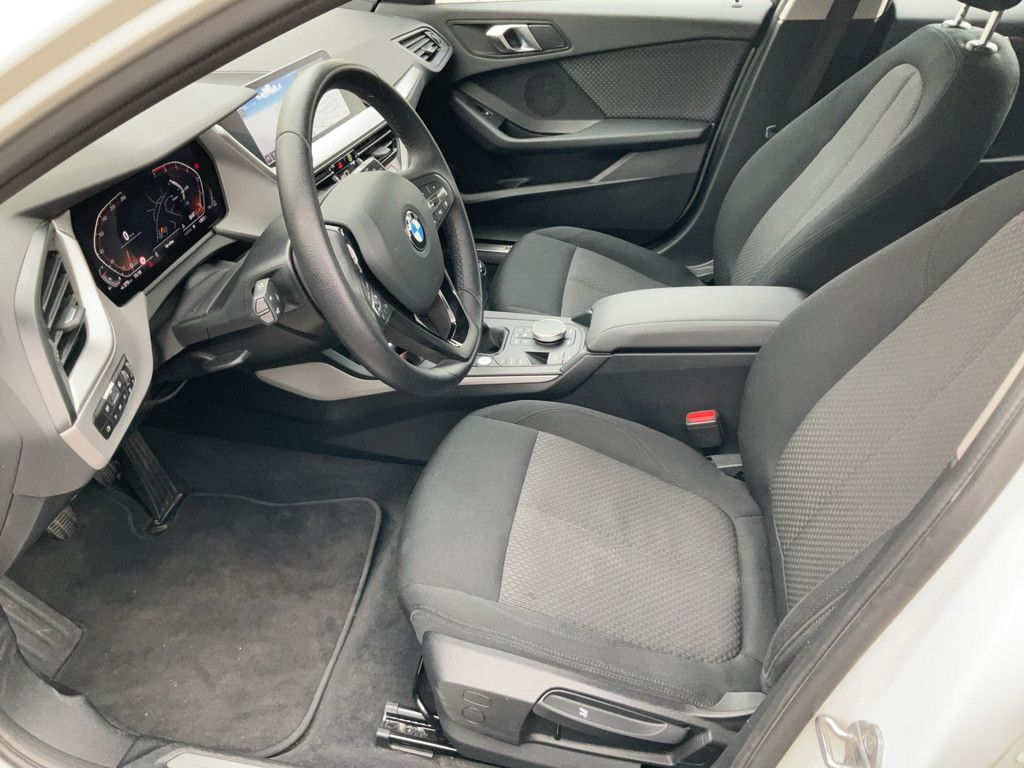 BMW 118 2022