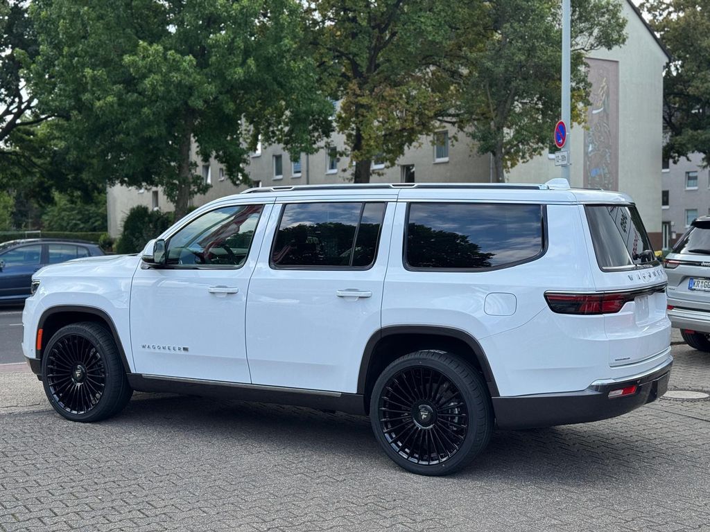 Jeep Wagoneer