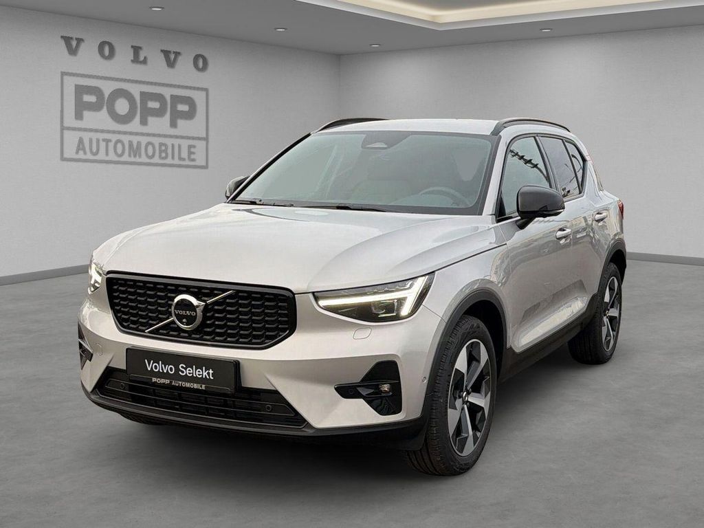 Volvo XC40 2025