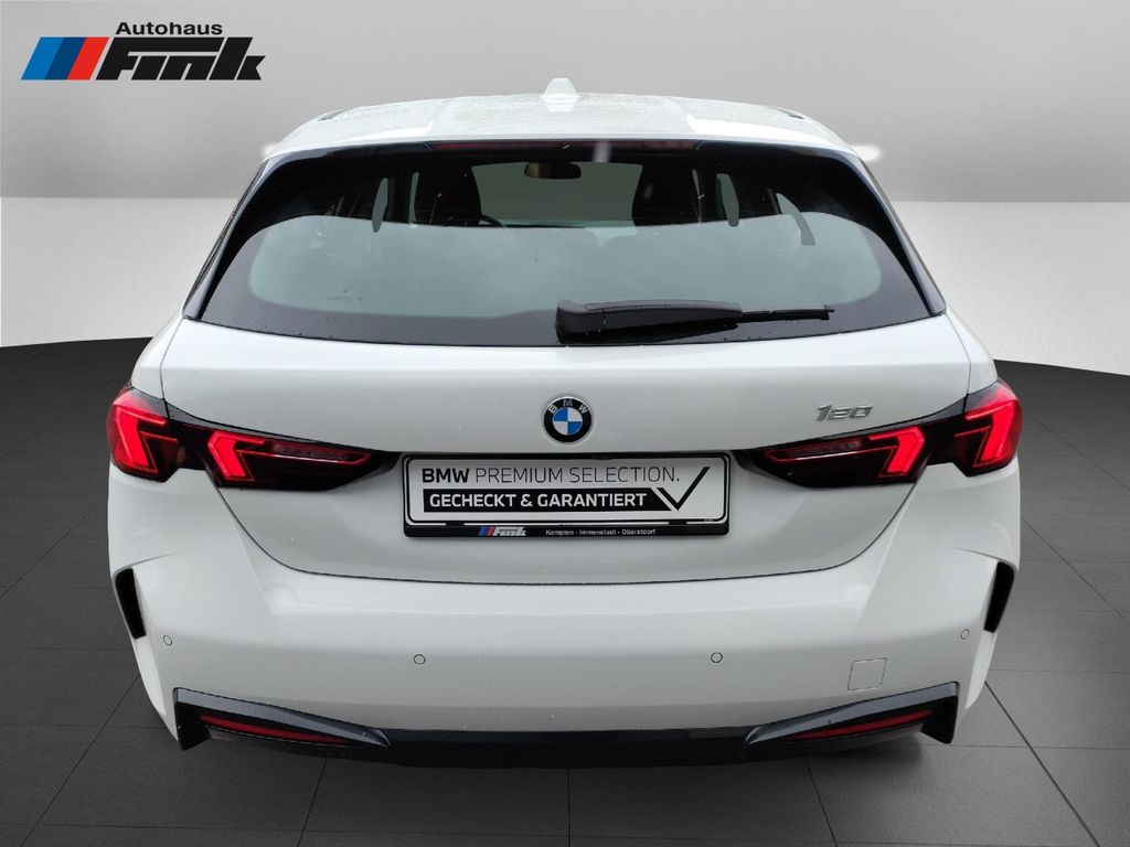 BMW 120 2024