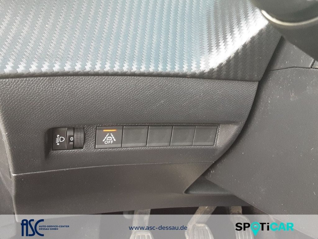 Peugeot 208 2021