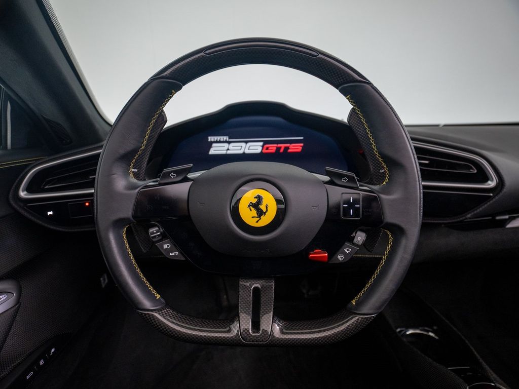 Ferrari 296 GTS 2023