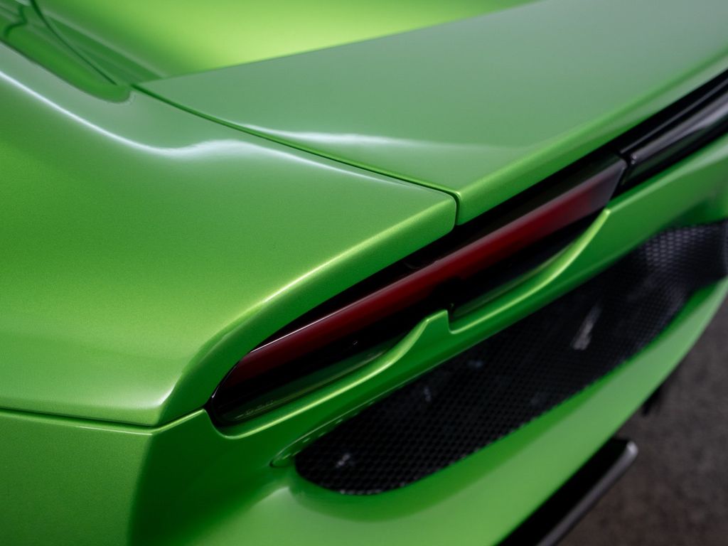 Ferrari 296 GTS 2023