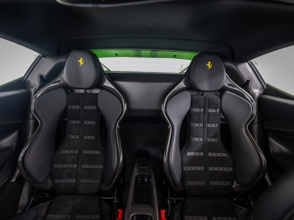Ferrari 296 GTS 2023