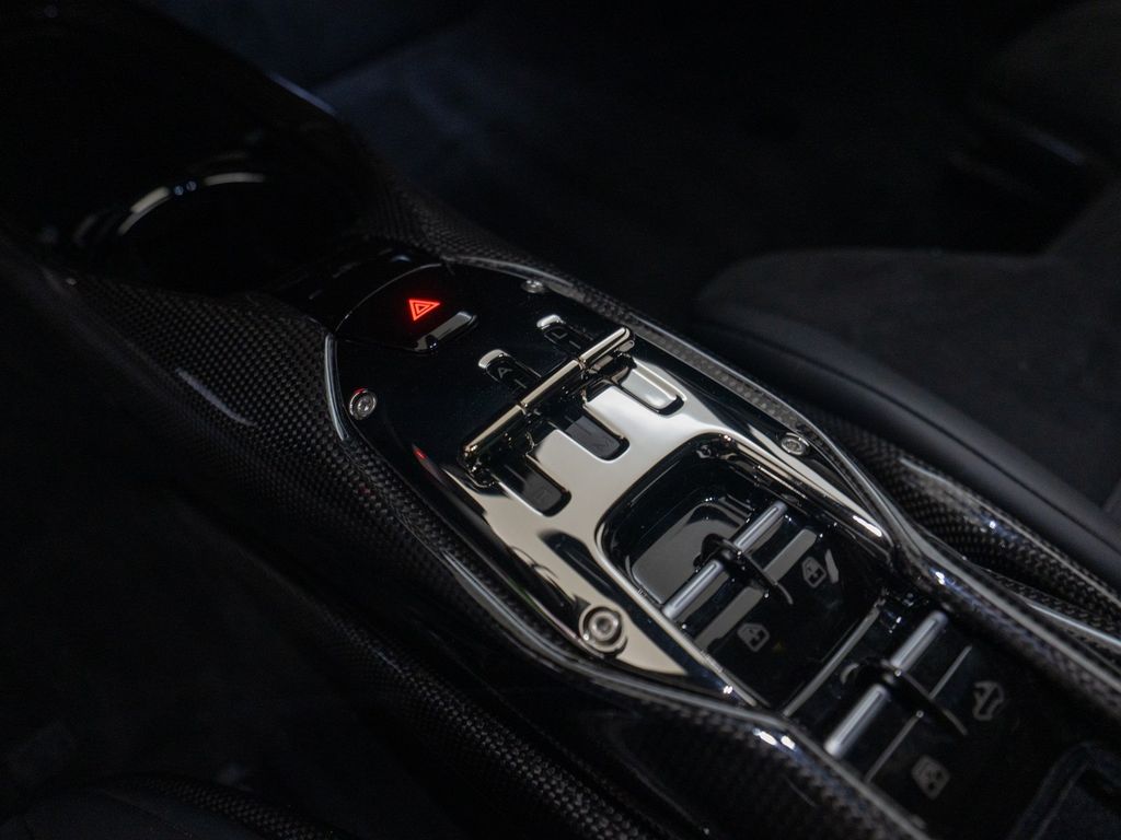 Ferrari 296 GTS 2023