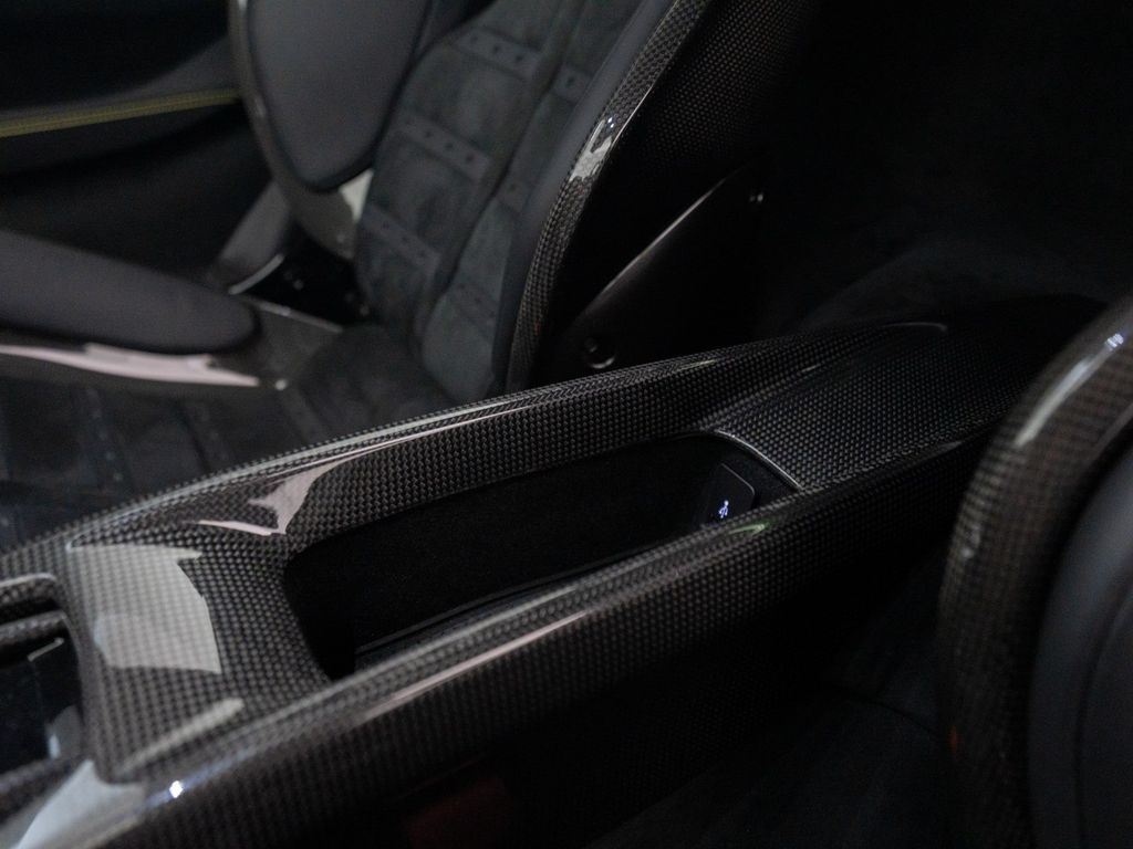 Ferrari 296 GTS 2023