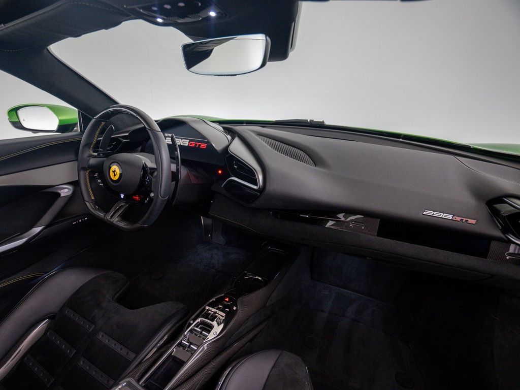 Ferrari 296 GTS 2023