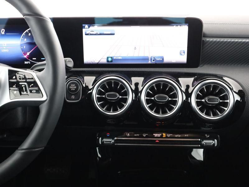 Mercedes-Benz CLA 180 2025