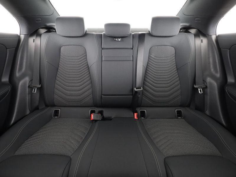 Mercedes-Benz CLA 180 2025