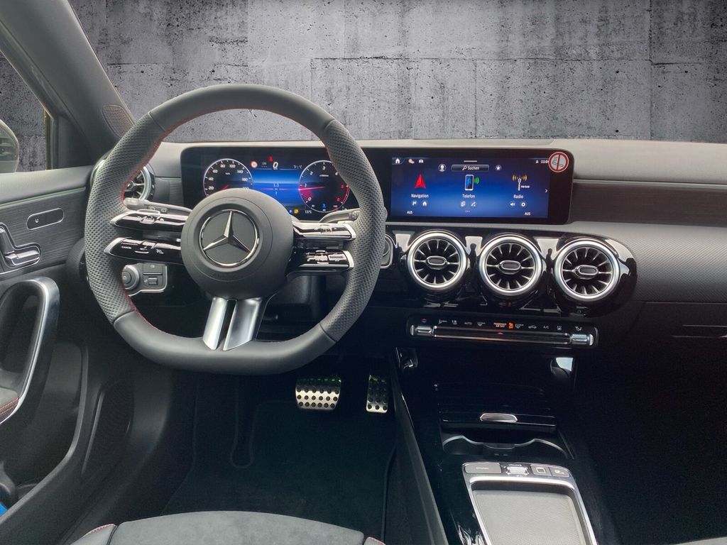 Mercedes-Benz A 200 2025